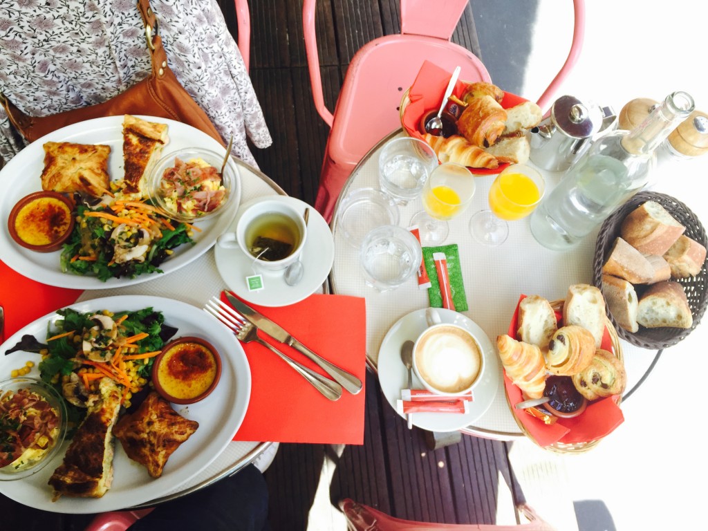 Café des Deux Moulins, Montmartre, Paris brunch