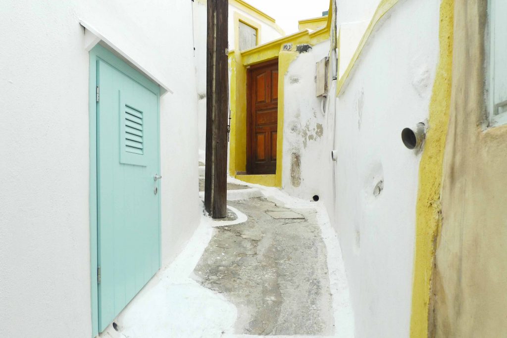 An Afternoon in Emborio, Santorini: A Photo Essay