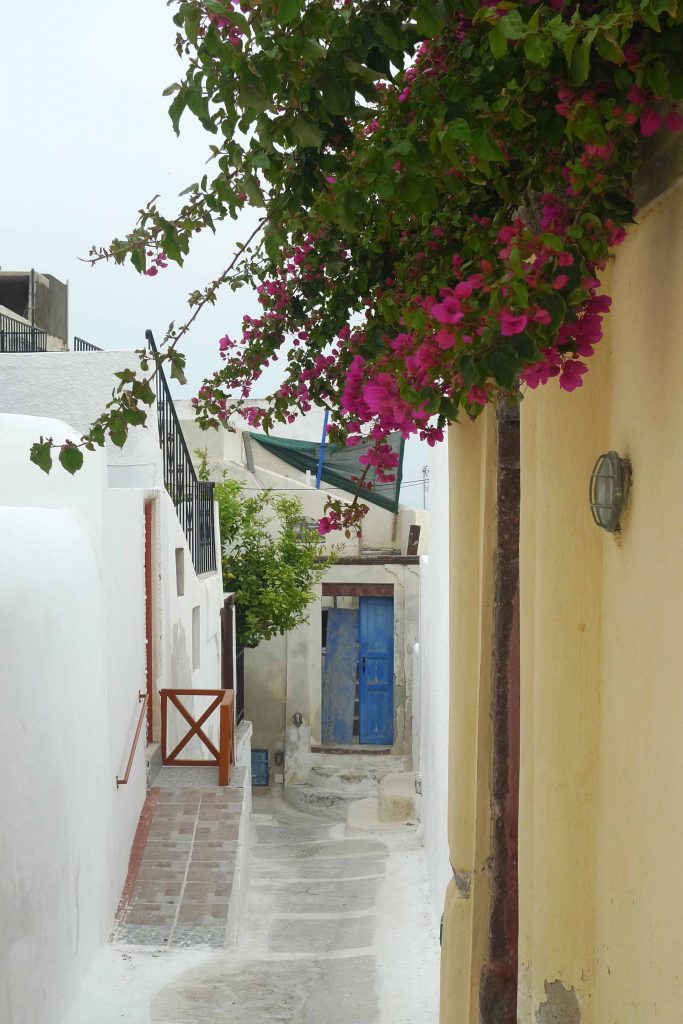 An Afternoon in Emborio, Santorini: A Photo Essay