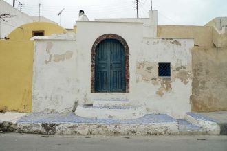 An Afternoon in Emborio, Santorini: A Photo Essay